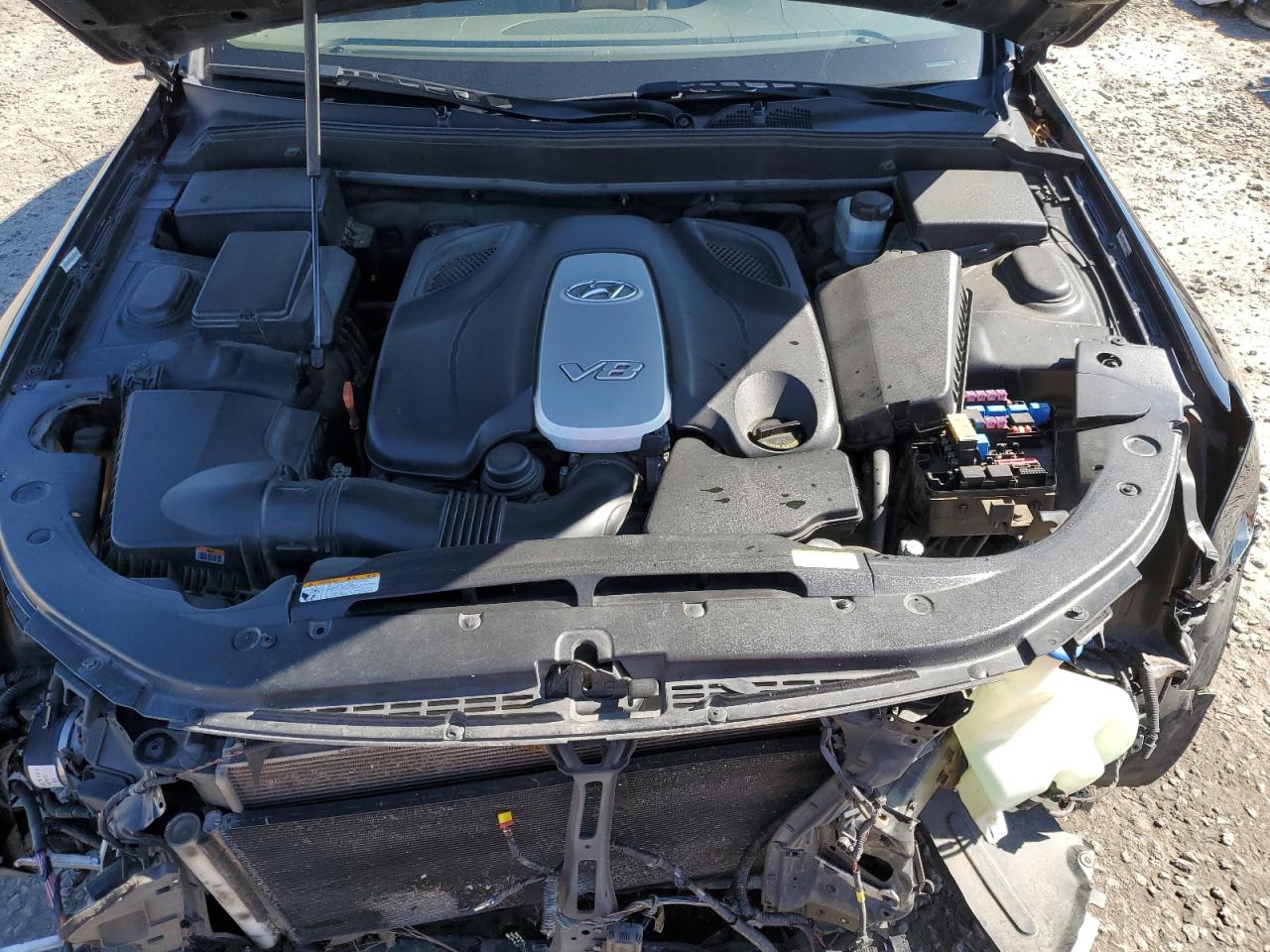 2010 Hyundai Genesis - Image 12