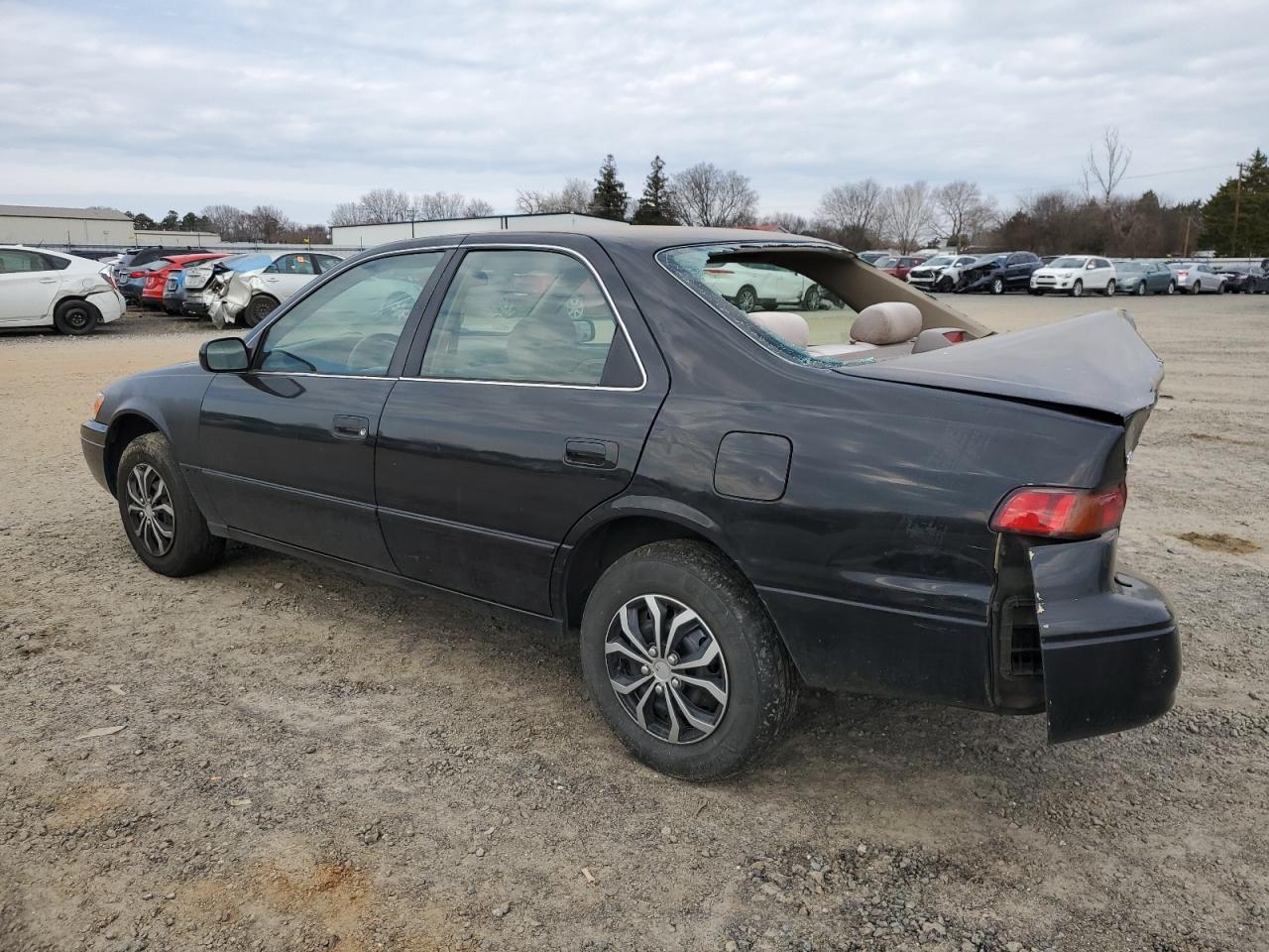 1999 Toyota Camry - Image 2