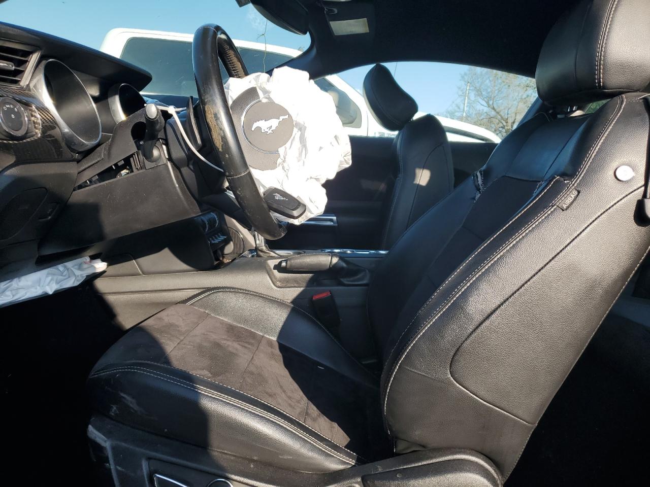 2019 Ford Mustang - Image 7