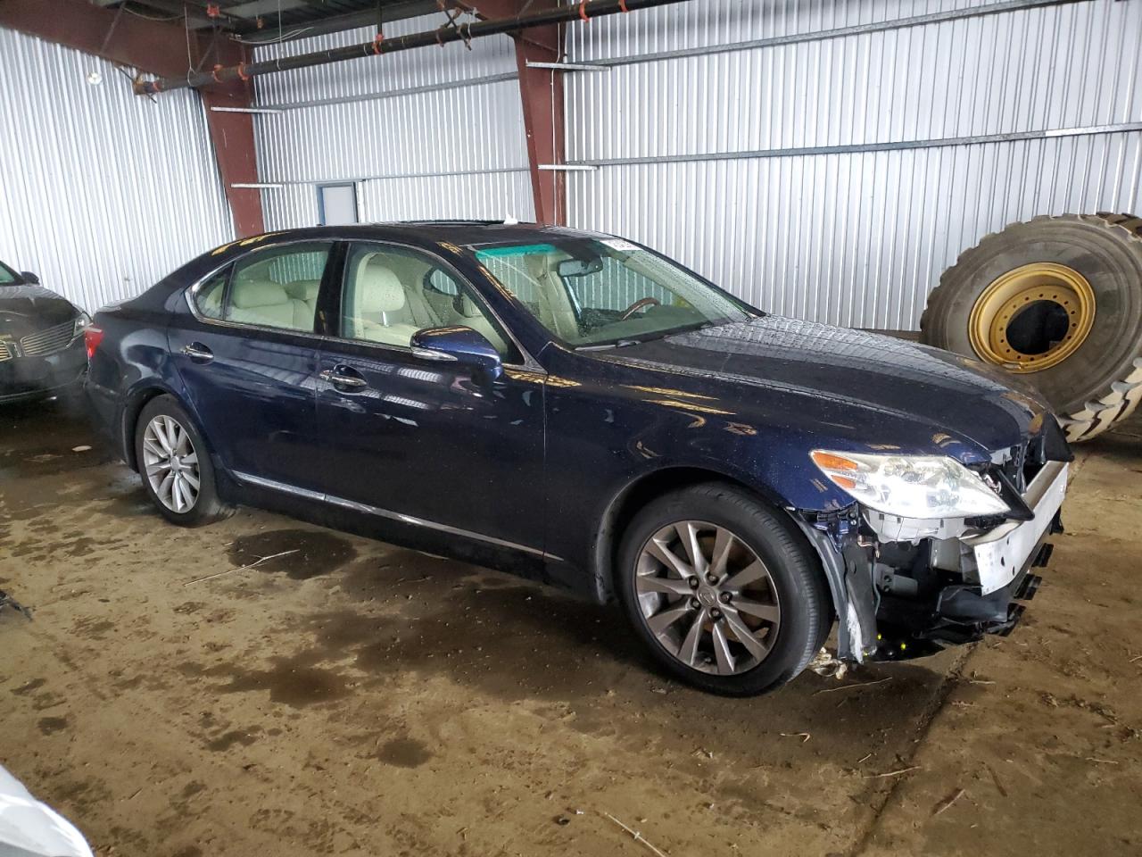 2011 Lexus LS - Image 4