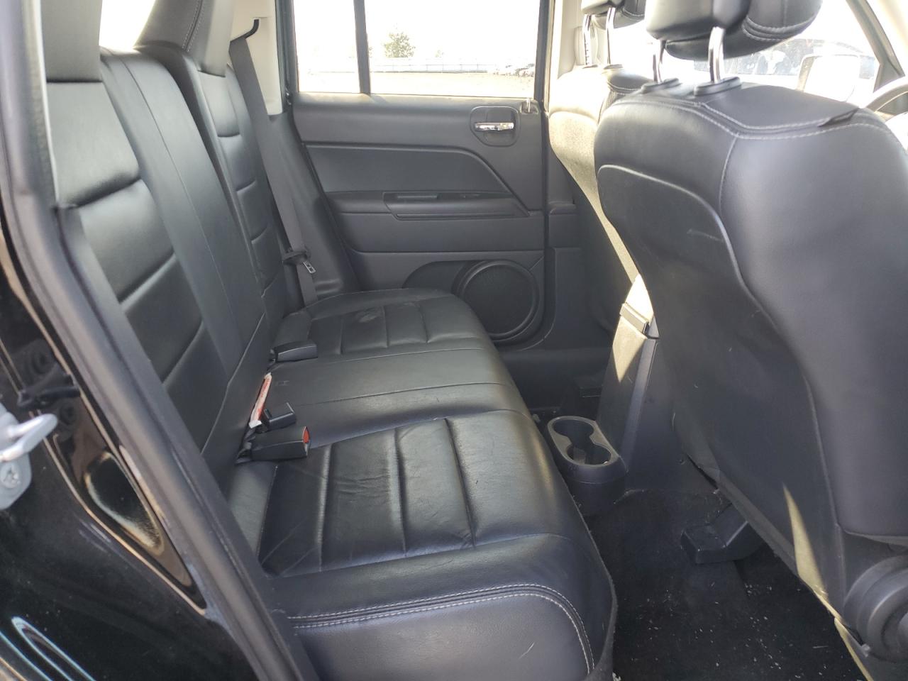 2015 Jeep Liberty (Patriot) - Image 11