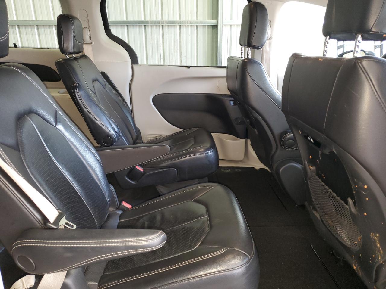 2022 Chrysler Pacifica - Image 11