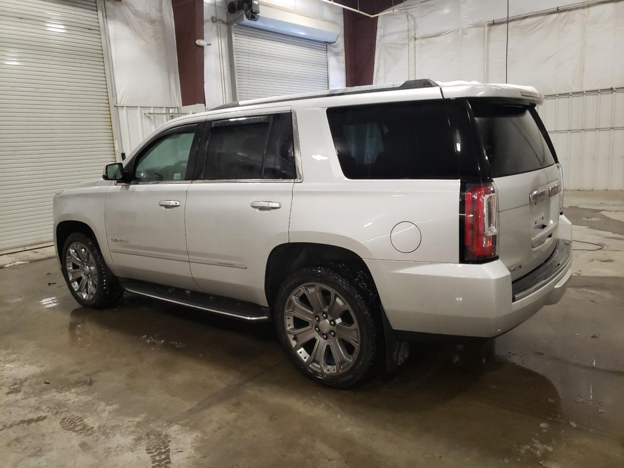 2015 GMC Yukon - Image 2