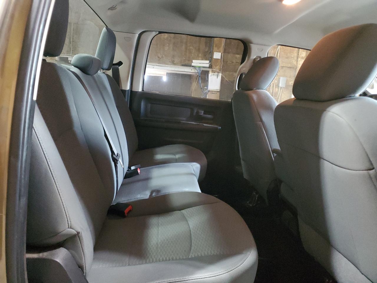 2014 RAM 3500 - Image 10