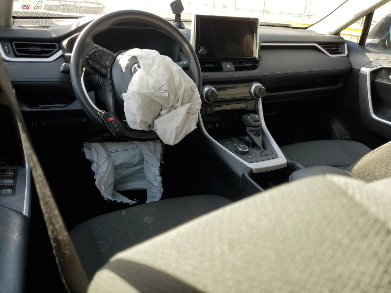 2023 Toyota RAV 4 - Image 8