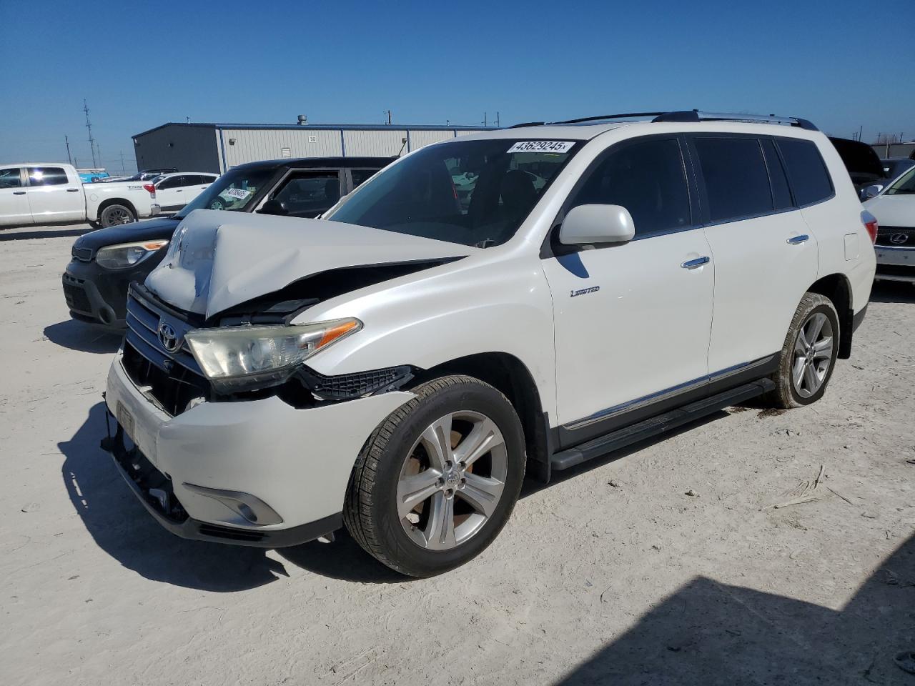 2013 Toyota Highlander - Image 1