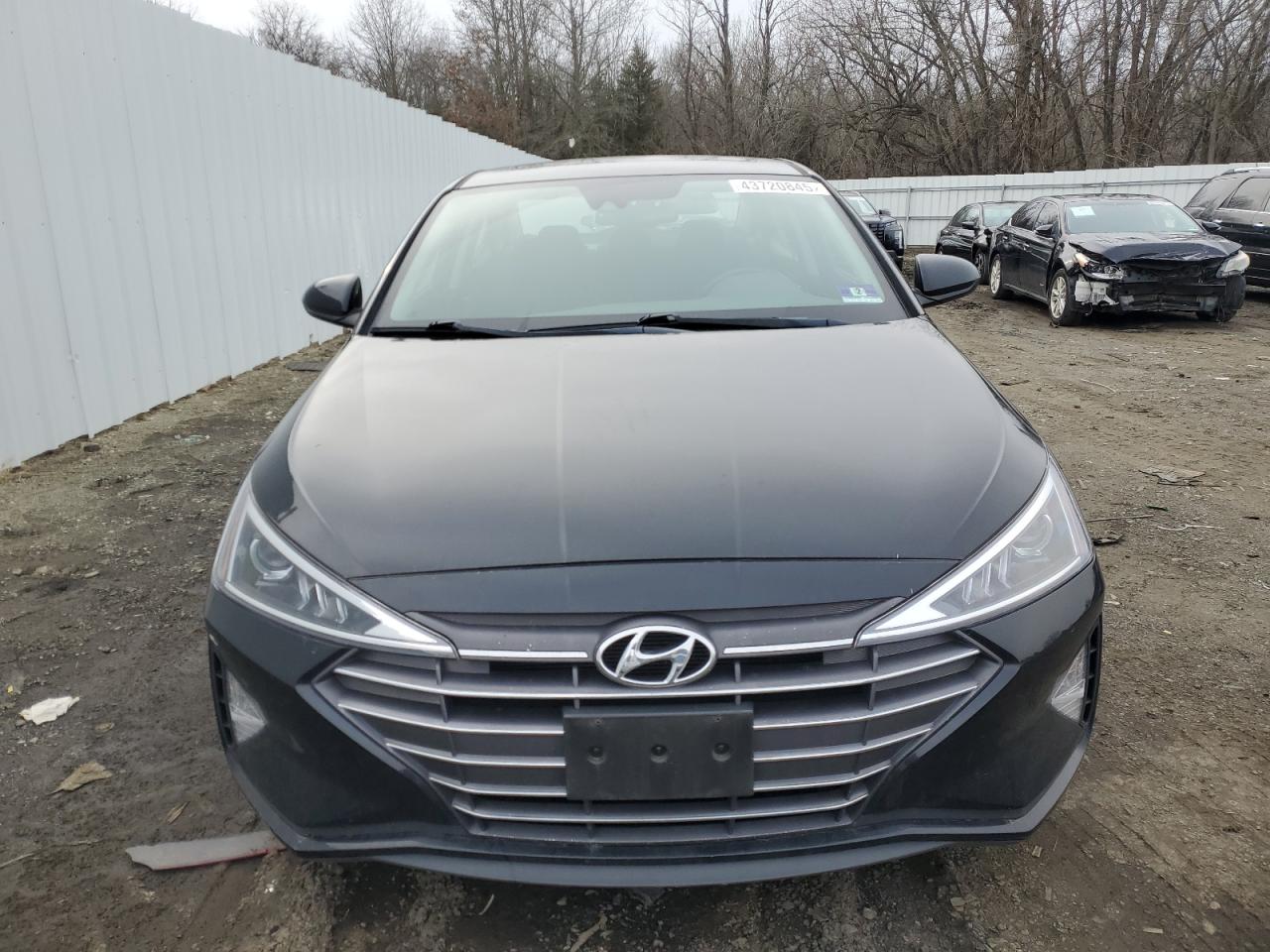 2019 Hyundai Elantra - Image 5
