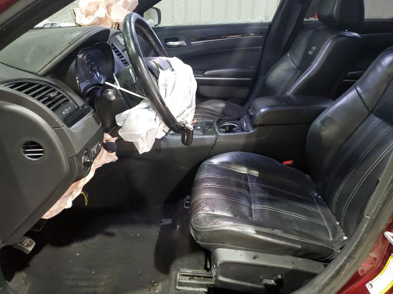 2019 Chrysler 300 - Image 7