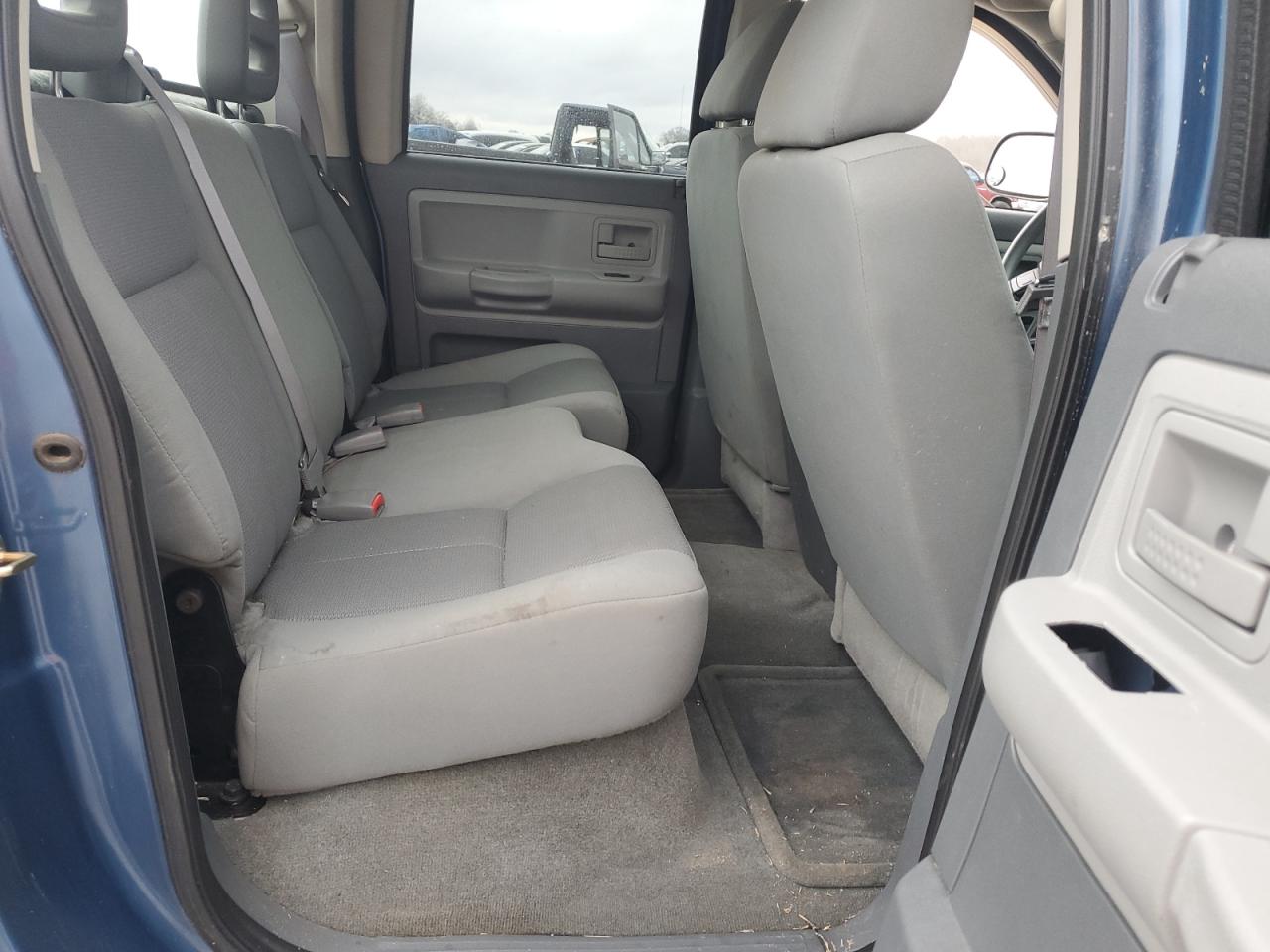 2005 Dodge Dakota - Image 10