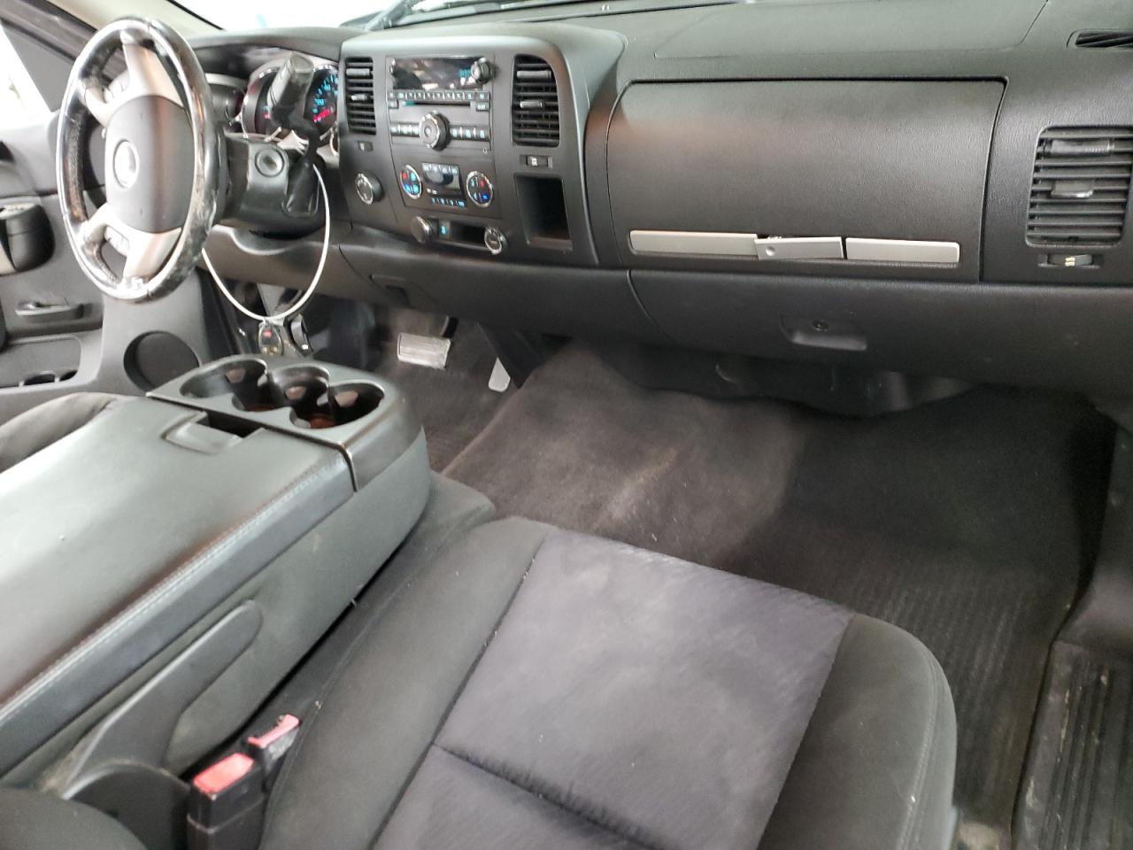 2010 Chevrolet Silverado - Image 8