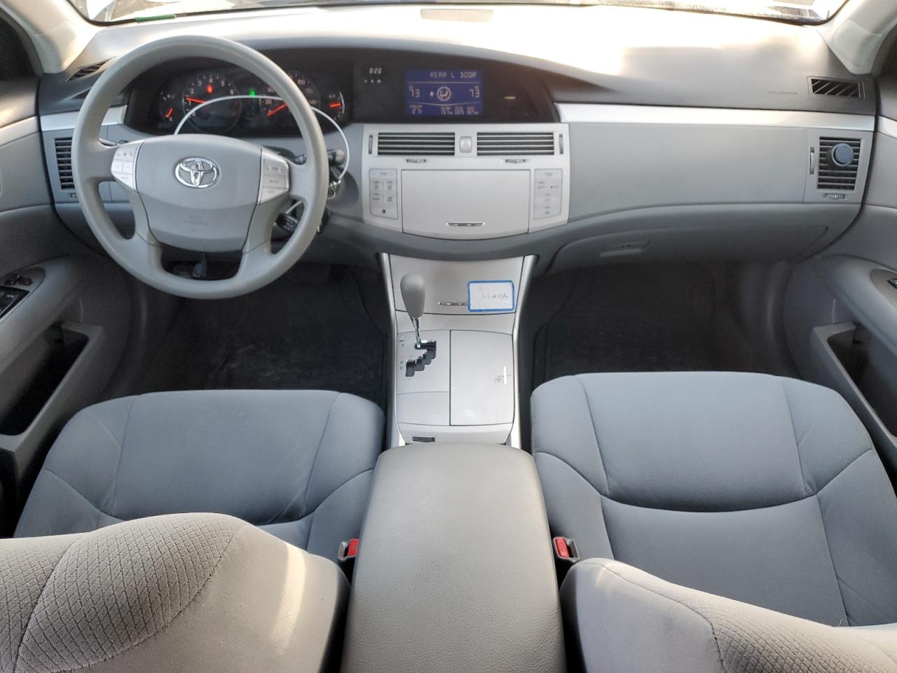 2005 Toyota Avalon - Image 8