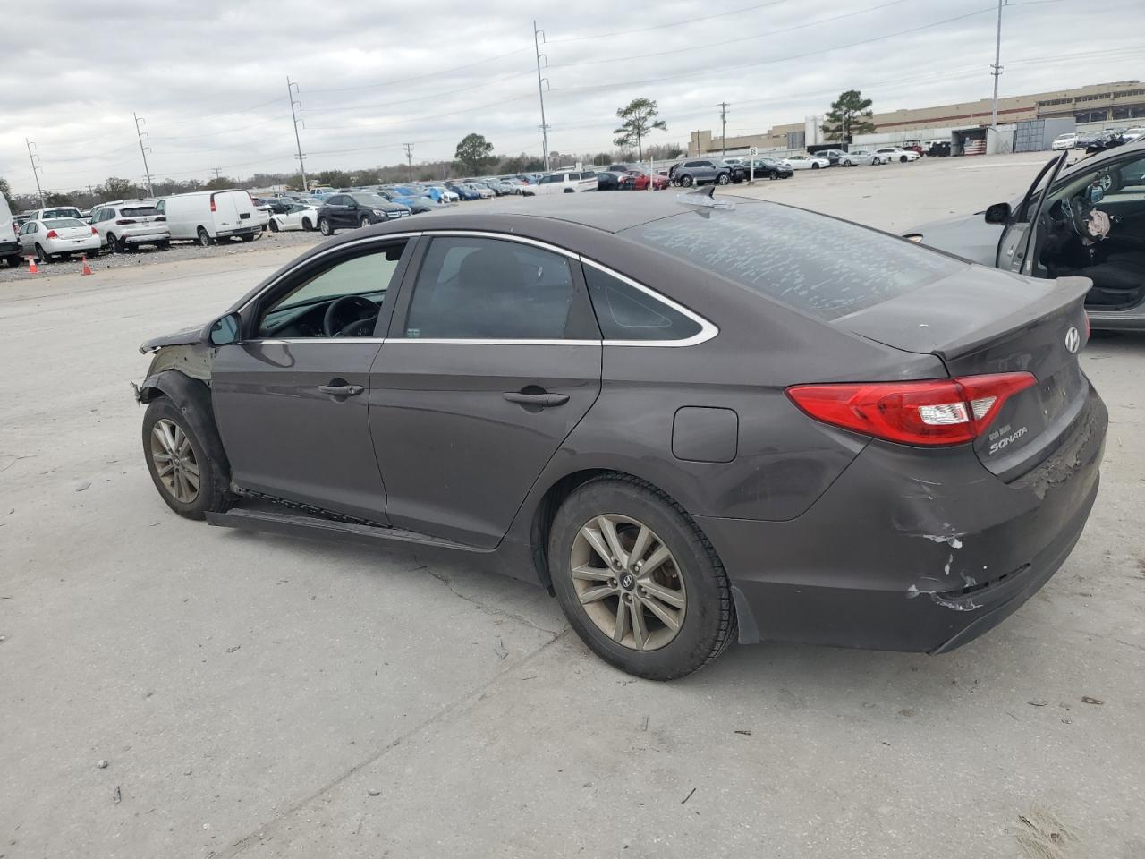 2016 Hyundai Sonata - Image 2