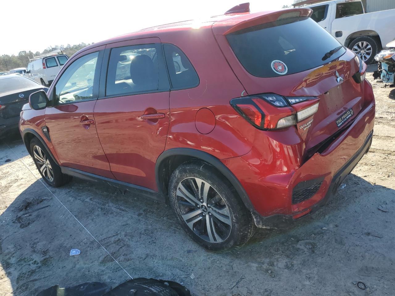 2020 Mitsubishi Outlander - Image 2