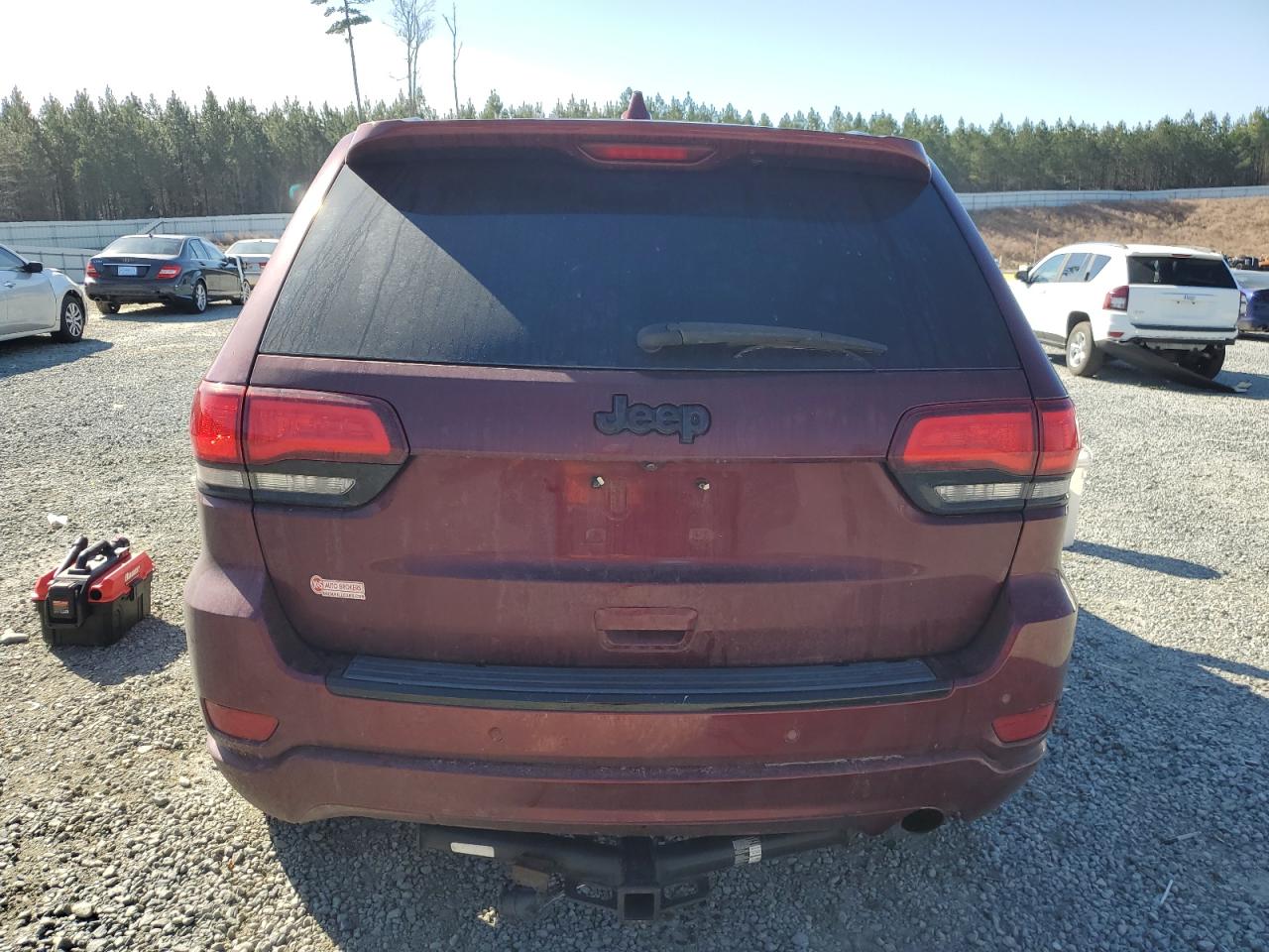 2017 Jeep Grand Cherokee - Image 6