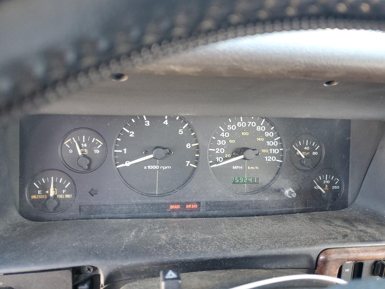 1997 Jeep Grand Cherokee - Image 9