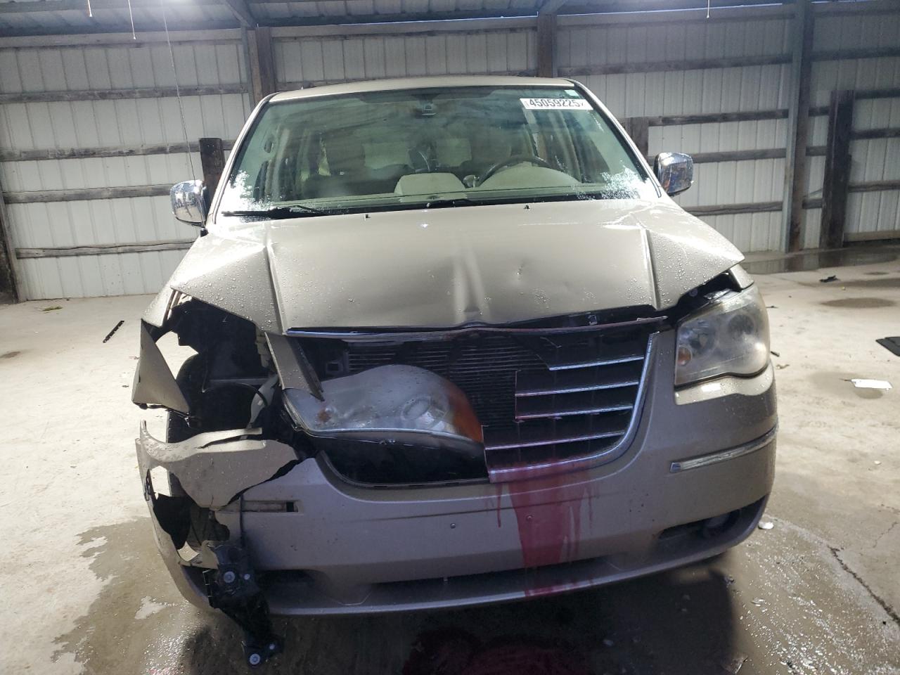 2009 Chrysler Town & Country - Image 5