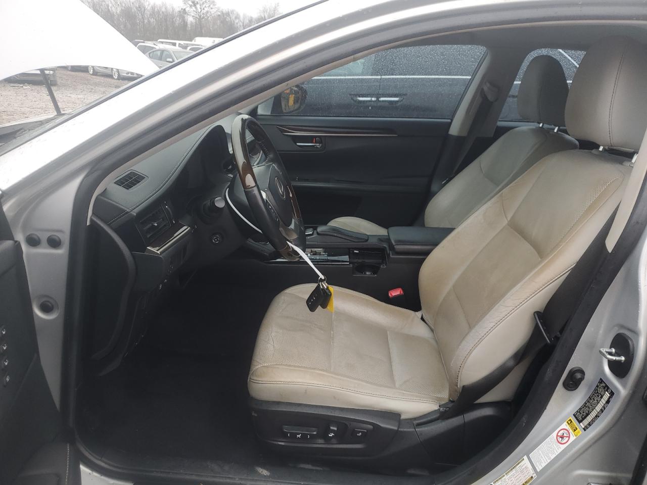 2013 Lexus ES - Image 7