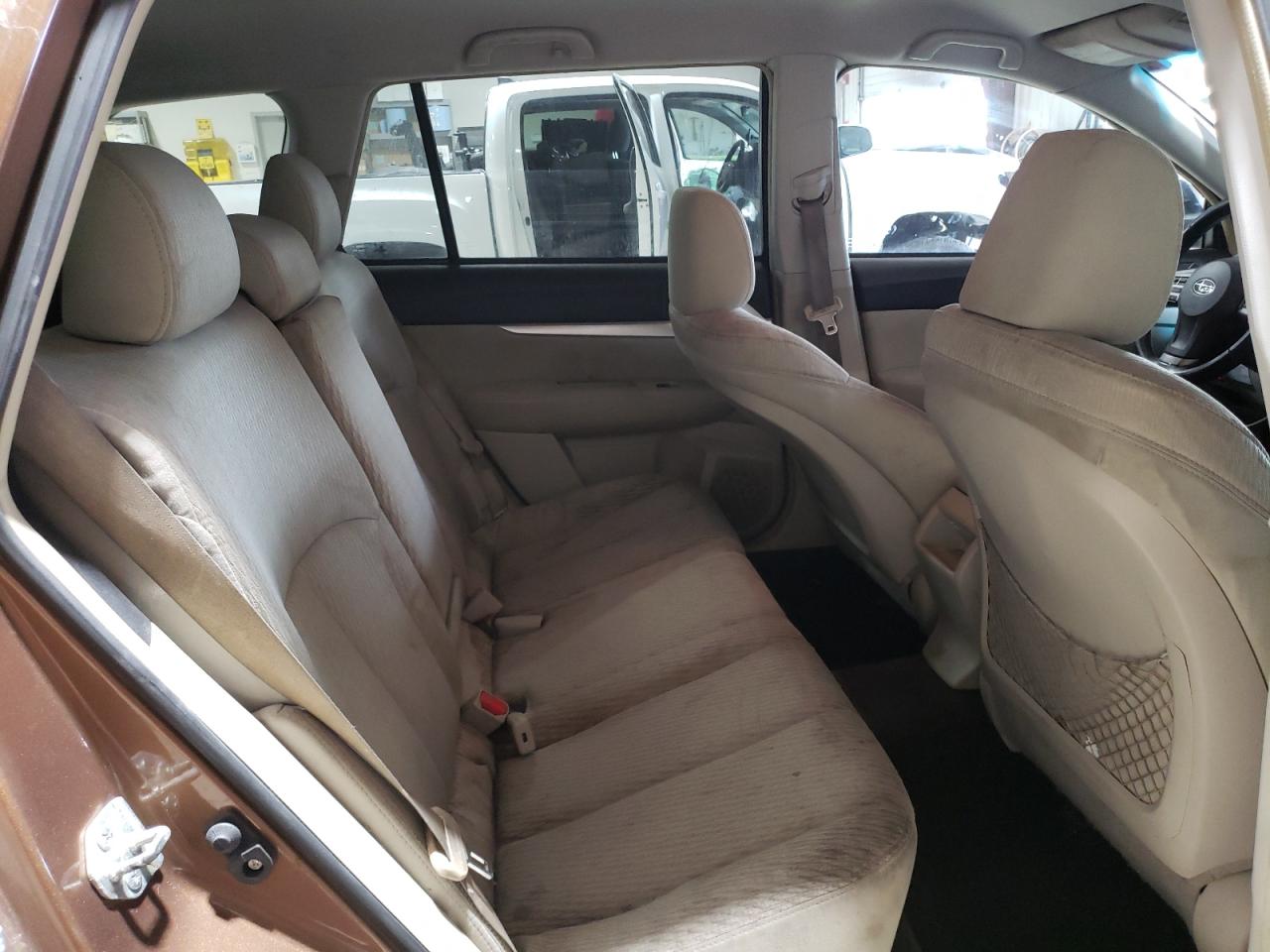 2012 Subaru Outback - Image 11