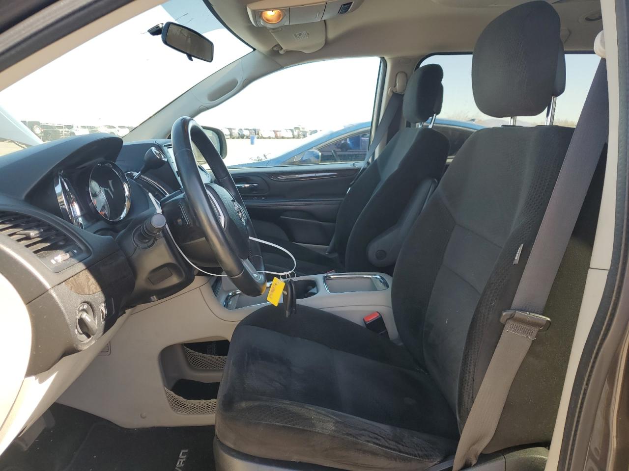 2016 Dodge Caravan - Image 7