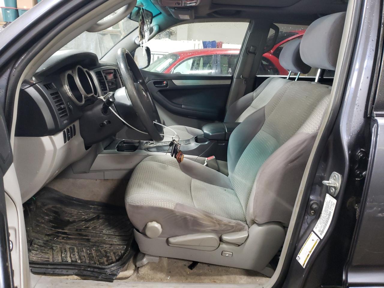 2004 Toyota 4Runner - Image 7