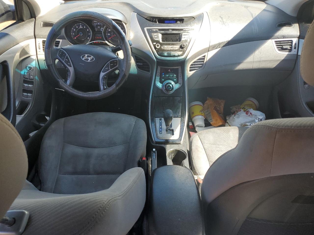 2013 Hyundai Elantra - Image 8