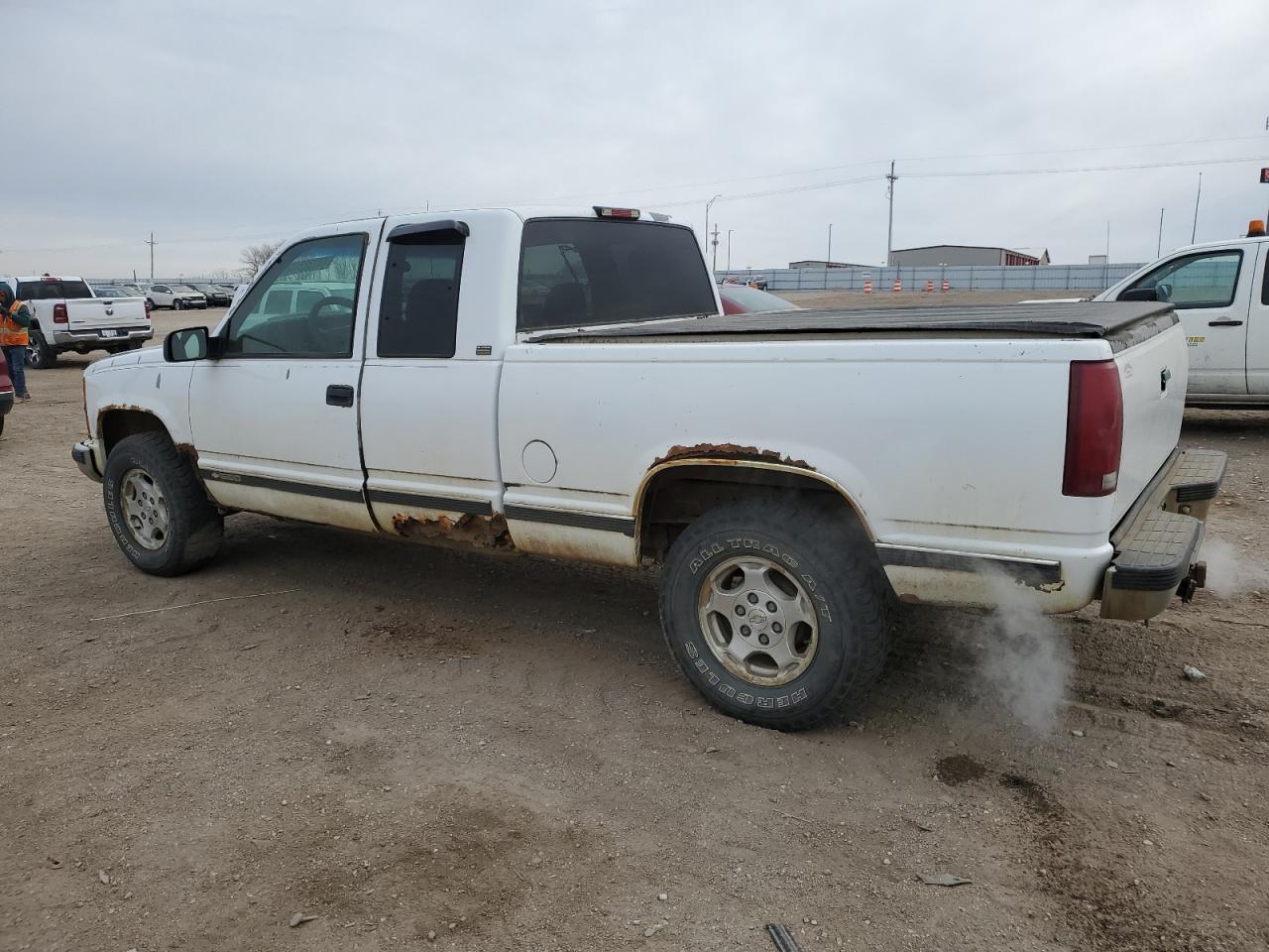 1995 Chevrolet GMT-400 - Image 2