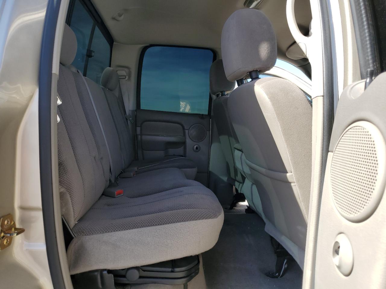 2004 Dodge RAM - Image 10