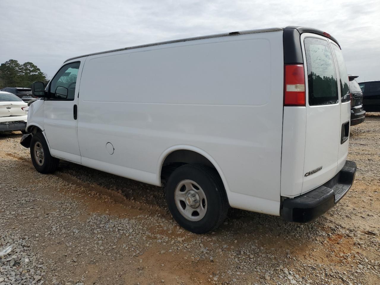 2008 Chevrolet Express - Image 2