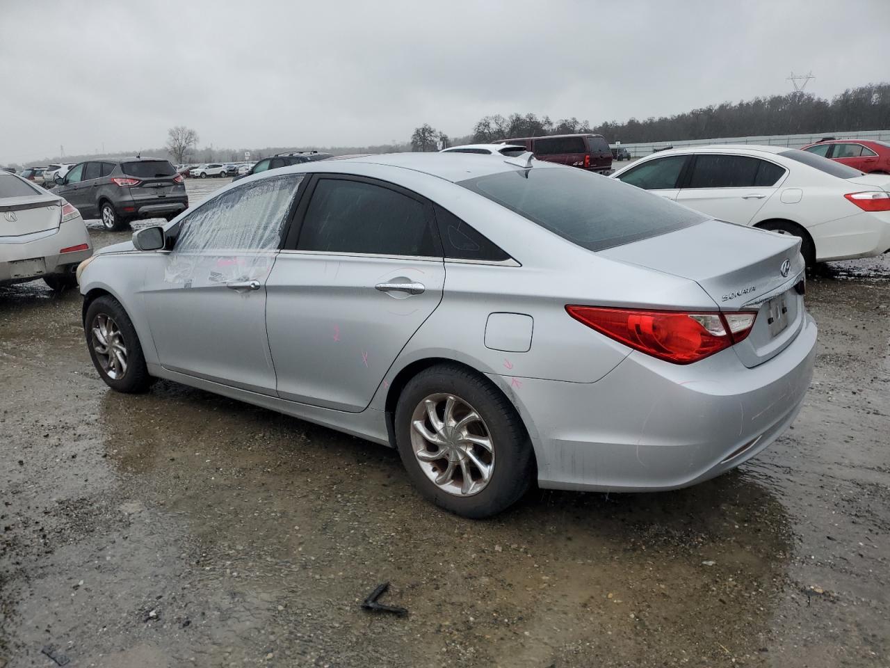 2011 Hyundai Sonata - Image 2