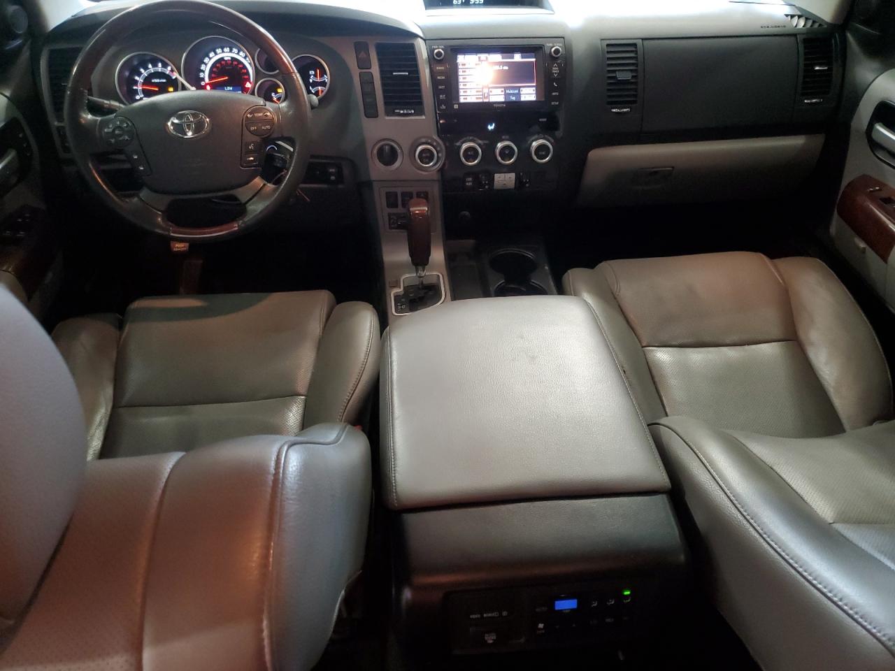 2013 Toyota Sequoia - Image 8