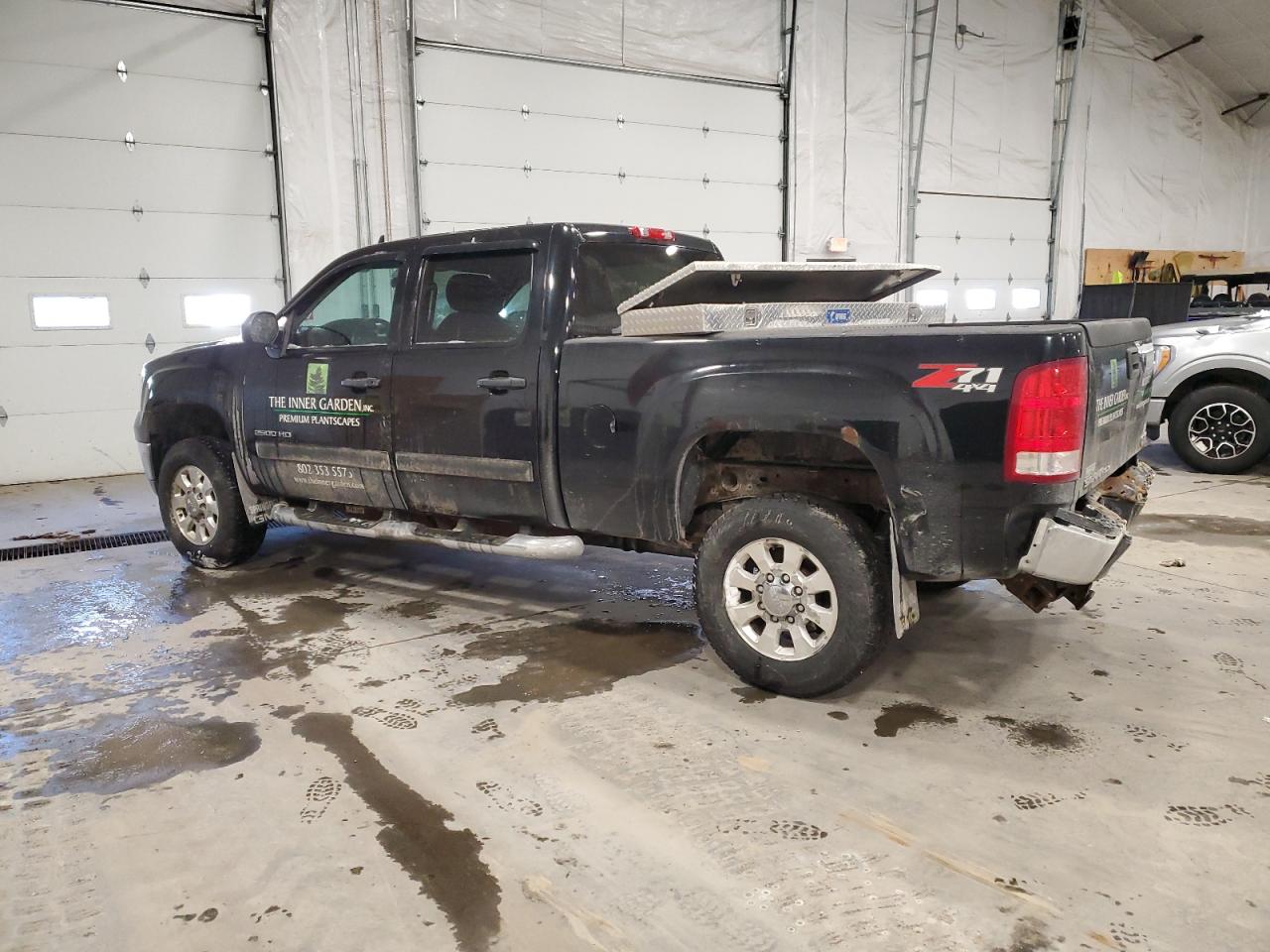 2014 GMC Sierra - Image 2