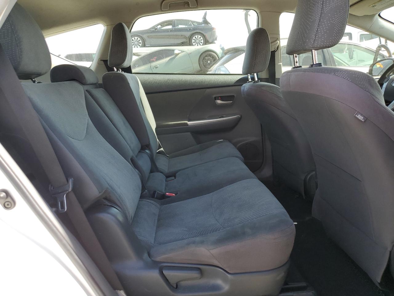 2012 Toyota Prius - Image 10