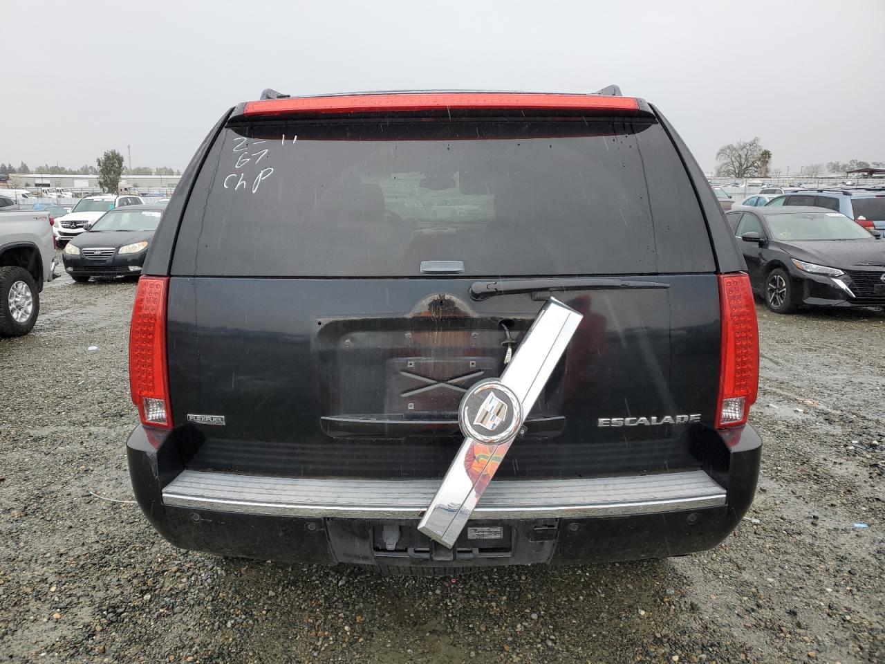 2011 Cadillac Escalade - Image 6