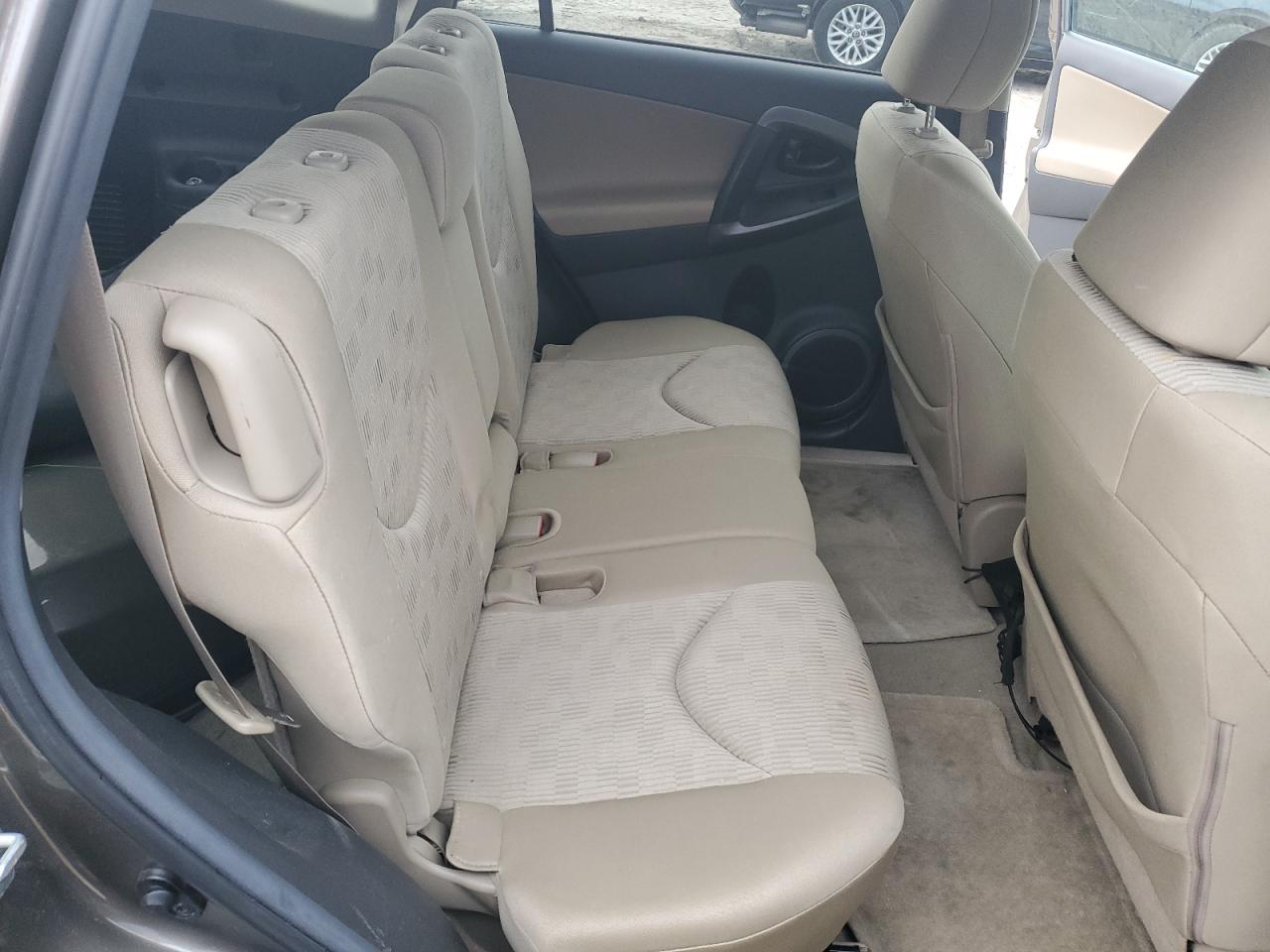 2012 Toyota RAV 4 - Image 12