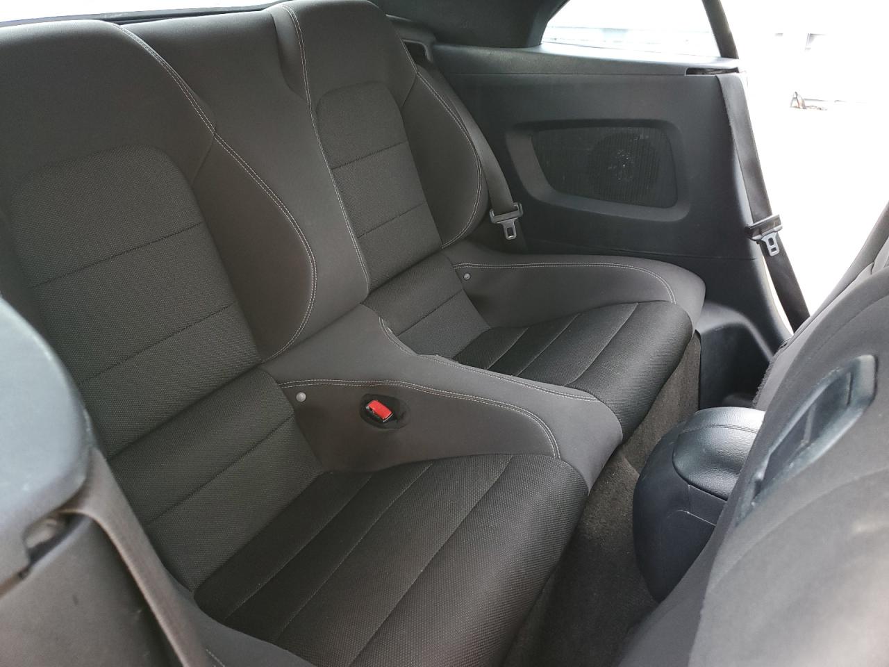 2015 Ford Mustang - Image 10