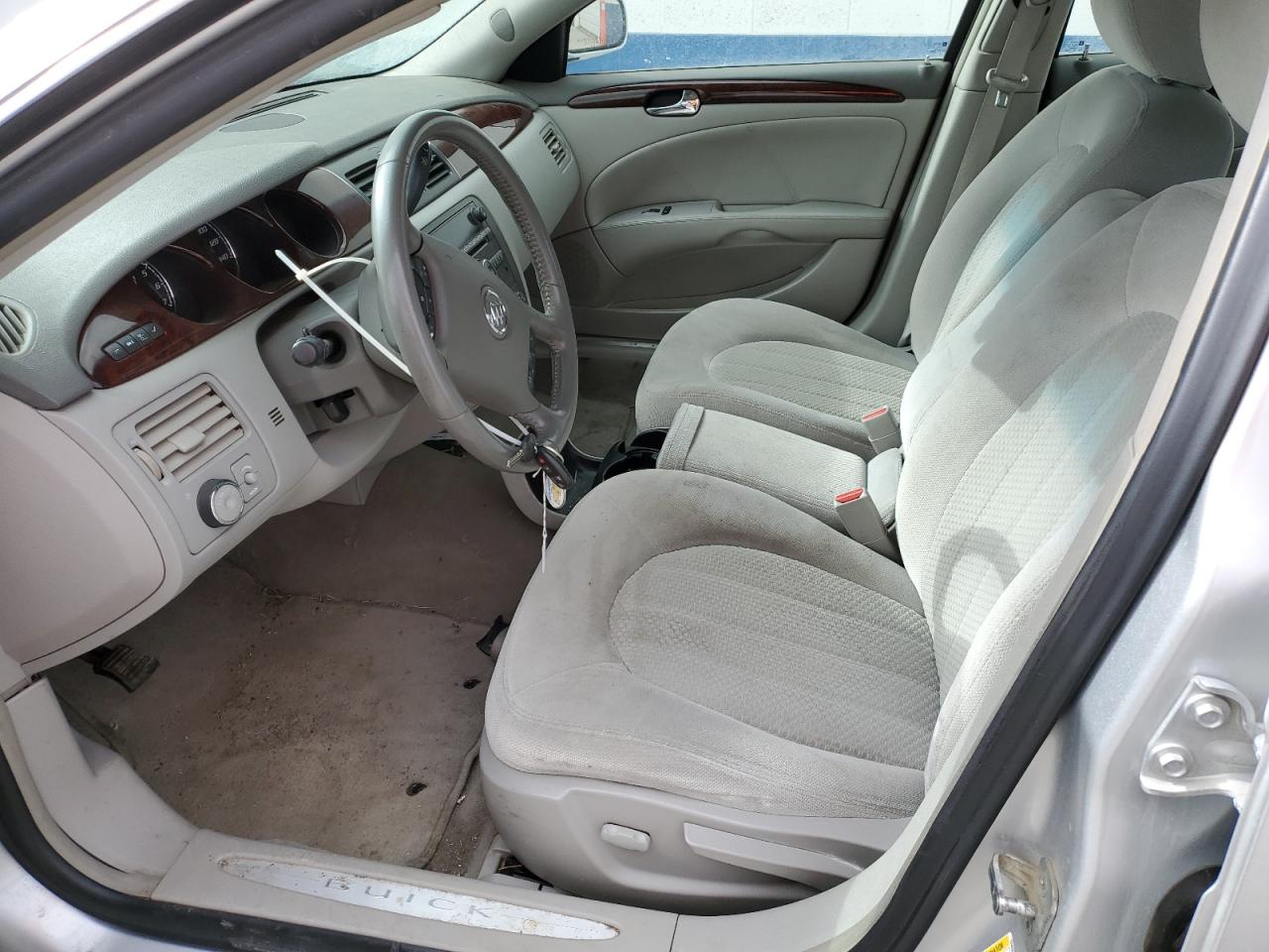 2010 Buick Lucerne - Image 7