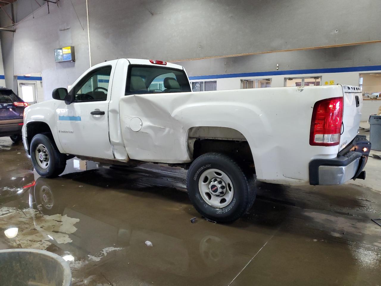 2009 GMC Sierra - Image 2