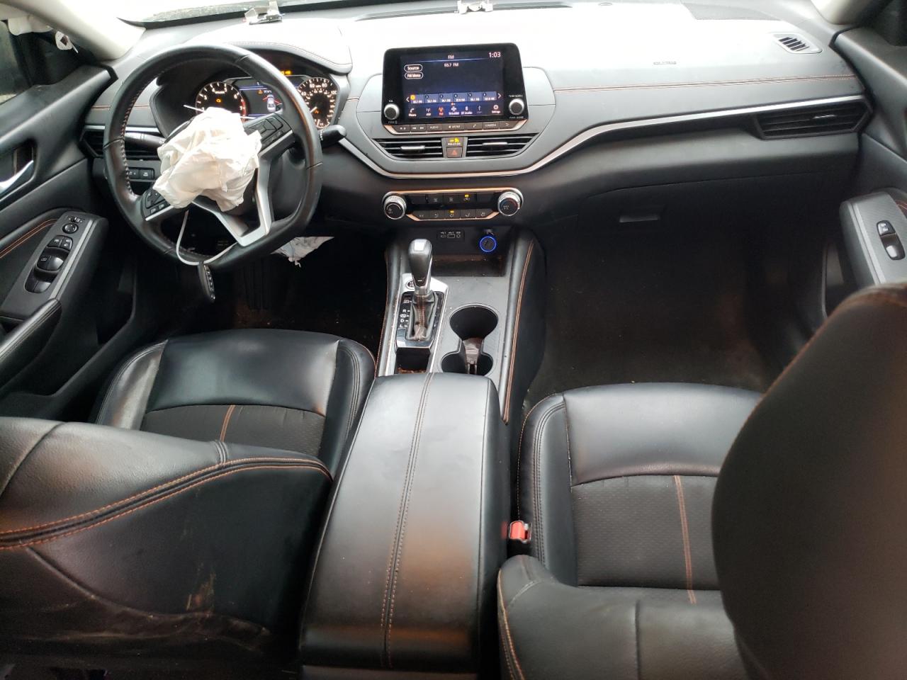 2022 Nissan Altima - Image 8