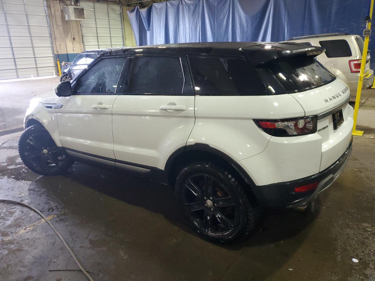 2015 Land Rover Range Rover - Image 2