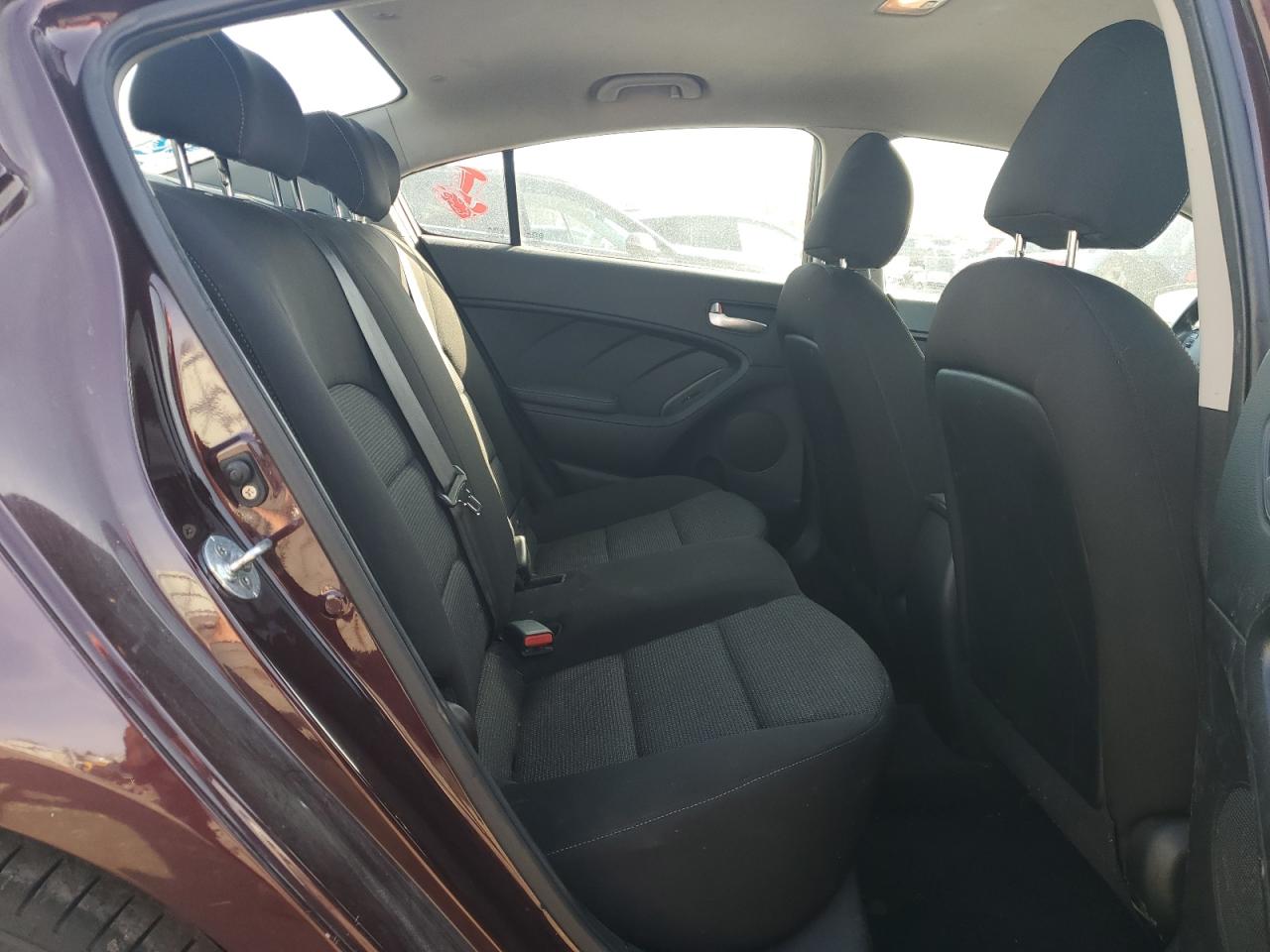 2017 Kia Forte - Image 10