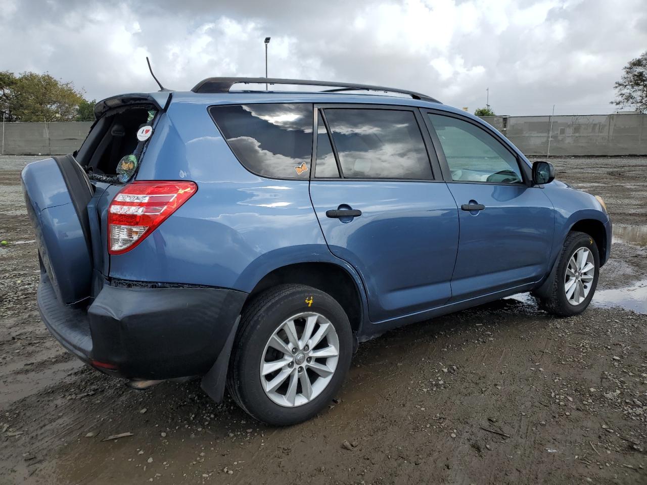 2010 Toyota RAV 4 - Image 3