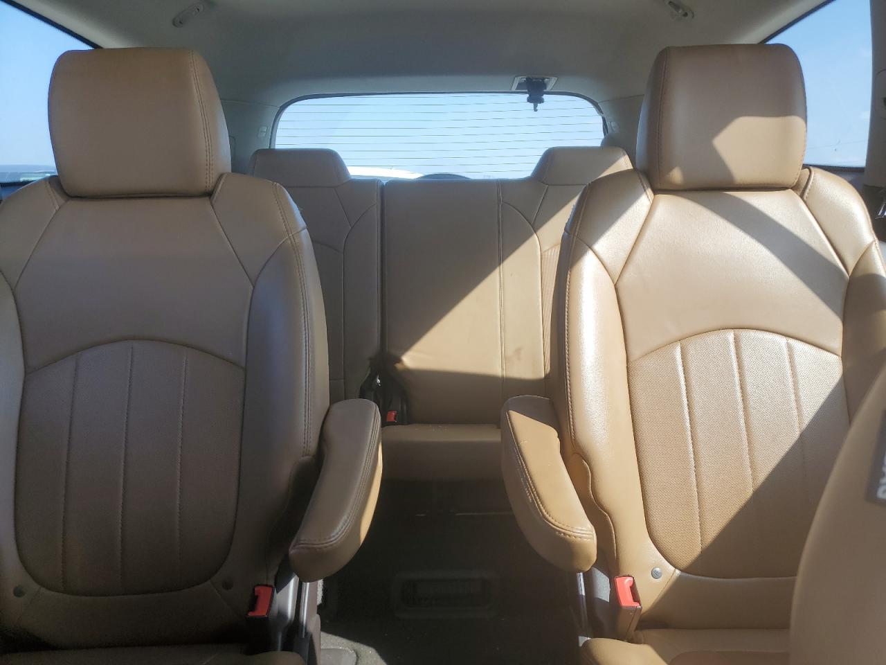 2017 Buick Enclave - Image 10