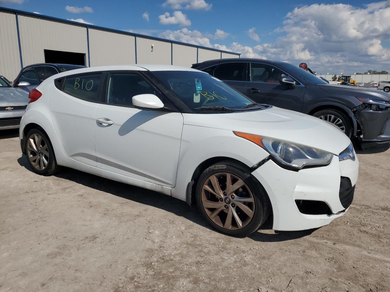 2016 Hyundai Veloster - Image 4