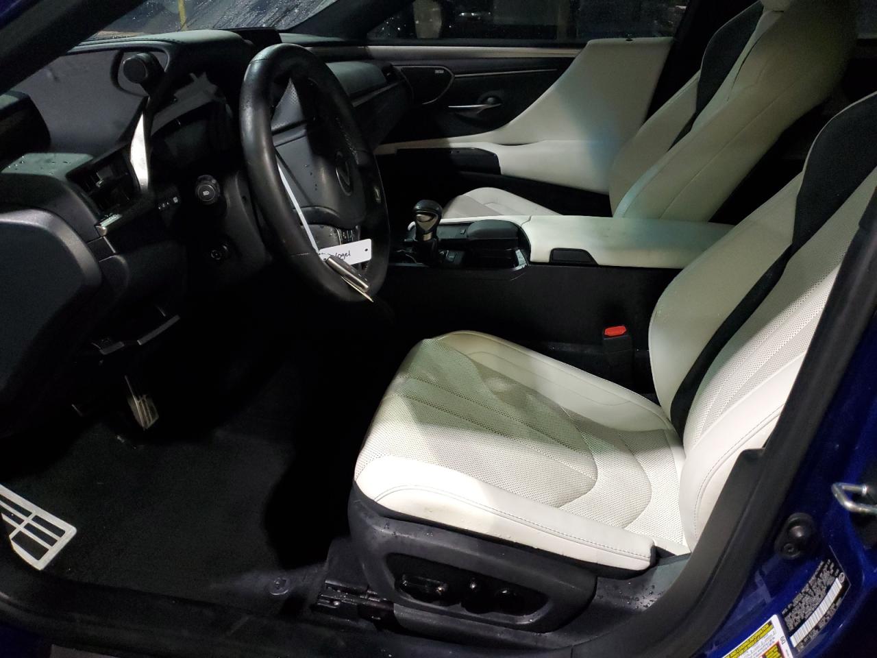 2021 Lexus ES - Image 7