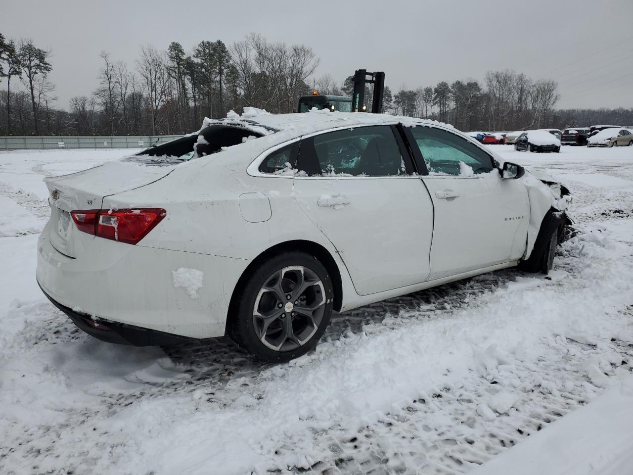 2023 Chevrolet Malibu - Image 3