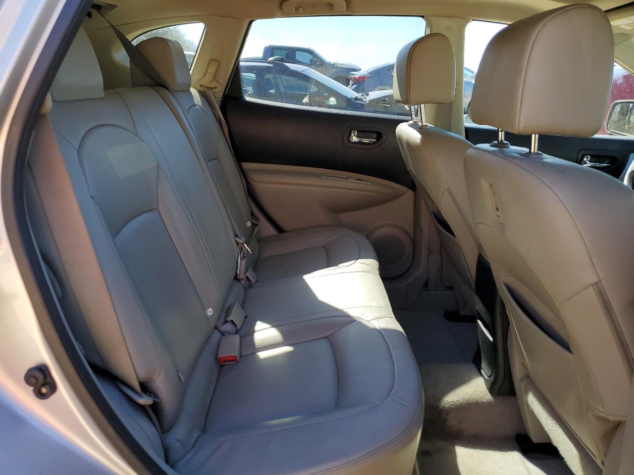 2011 Nissan Rogue - Image 11