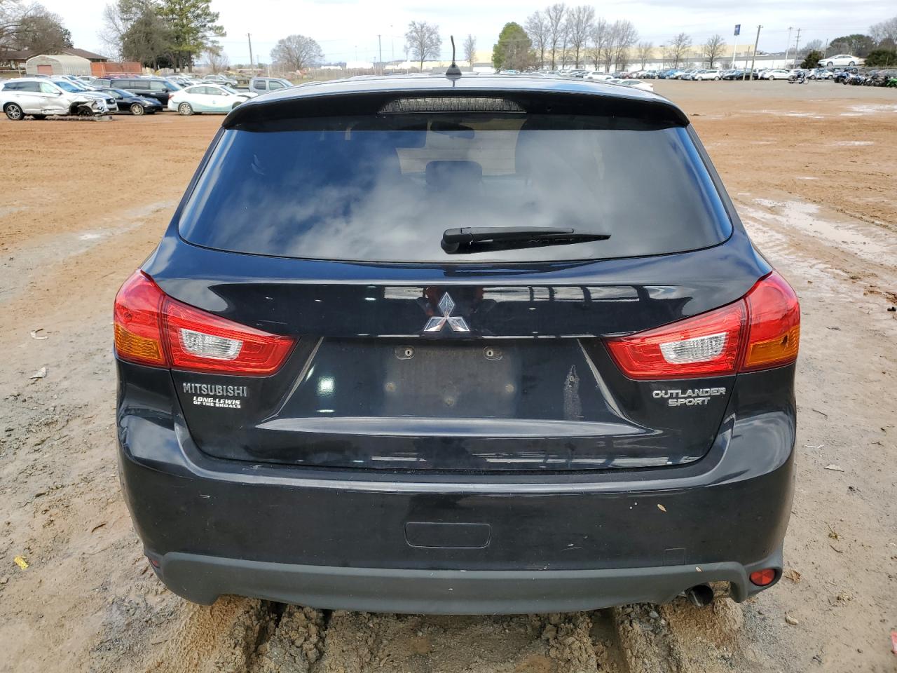 2014 Mitsubishi Outlander - Image 6