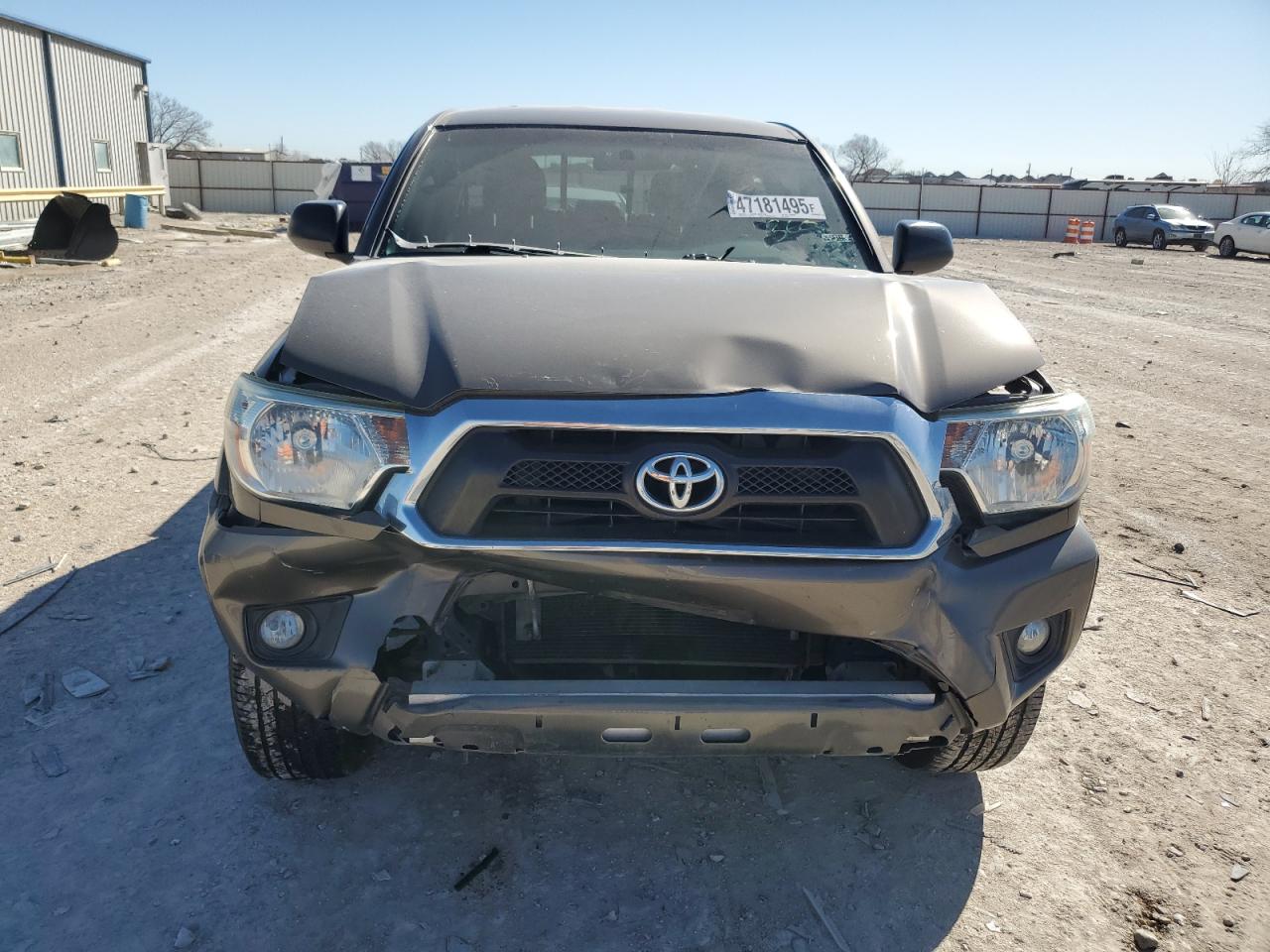 2015 Toyota Tacoma - Image 5