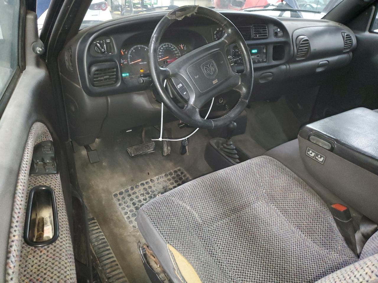 2001 Dodge RAM - Image 8
