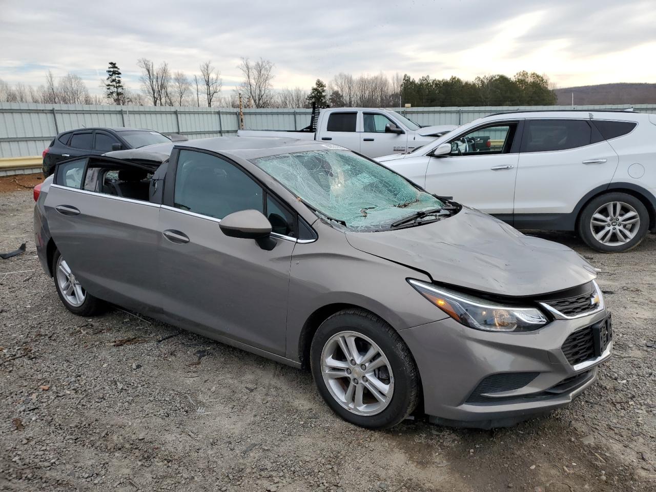 2017 Chevrolet Cruze - Image 4